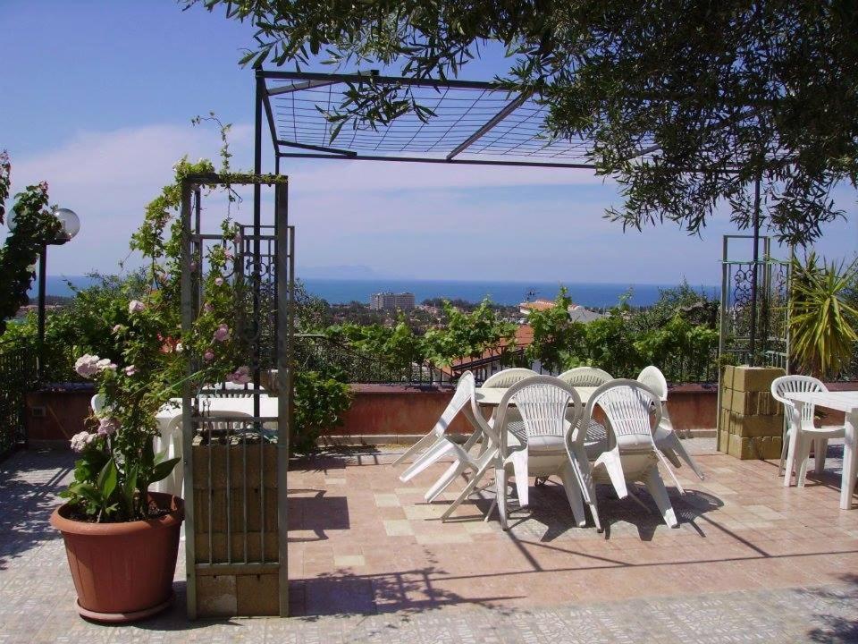 Bed and Breakfast La Casa Di Mariu Furnari Exterior foto